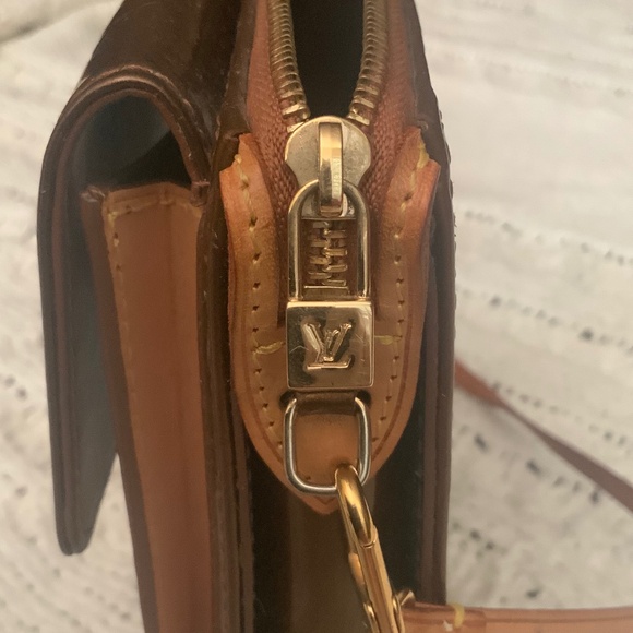 Genuine Louis Vuittion Small Vernis Purse - Picture 3 of 16